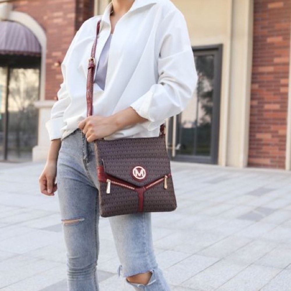 New Cecilia Crossbody Bag in Red